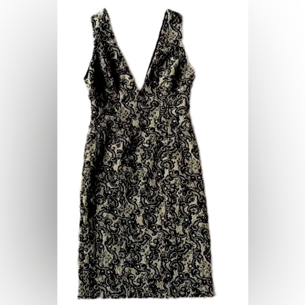 Alice+Olivia Mini Printed V Neck Dress in Black /White ZipClosure at Back Size 0